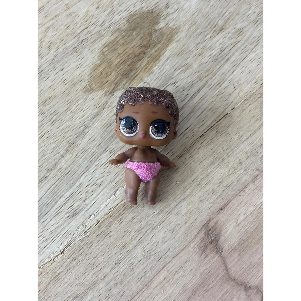 MGA LOL Surprise Lil Independent Queen Series 3 Confetti Pop Glitterati Doll